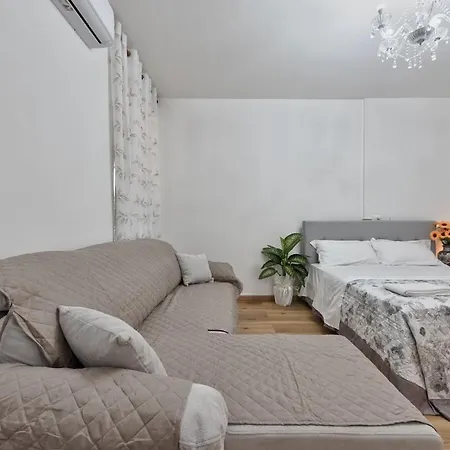Apartman Leonardo *