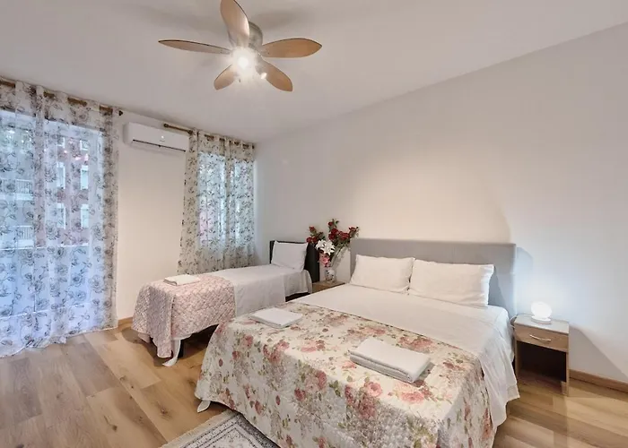 Leonardo Apartment *